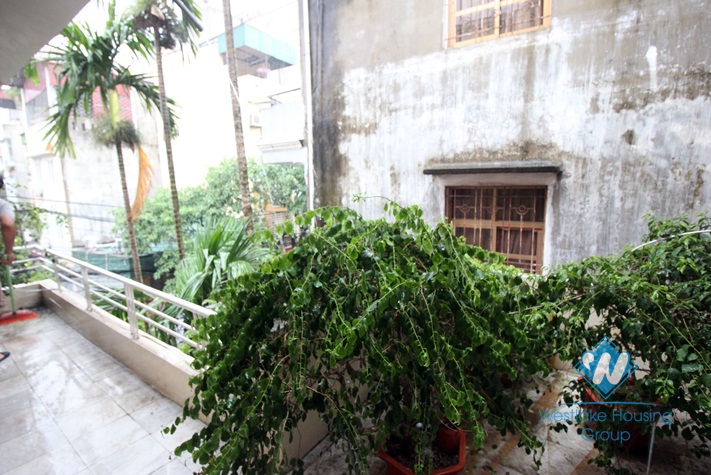 Commodious and unfurnished house for rent in Nghi Tam, Ha Noi